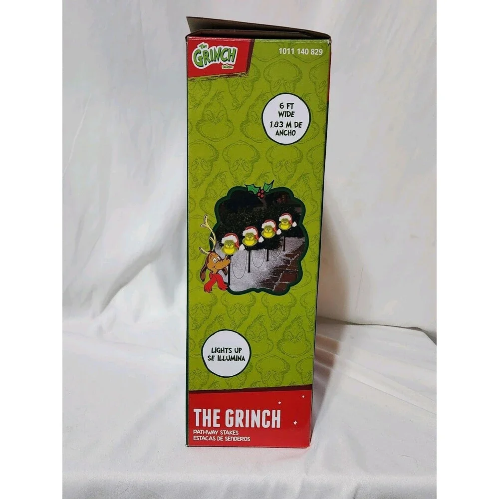 The Grinch Santa Hat Lighted Stakes Battery Operated Christmas - NEW